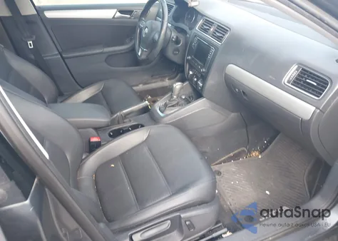 2014 Volkswagen Jetta 1.8T Se z USA, uszkodzony, nr VIN 3VWD07AJ5EM394176